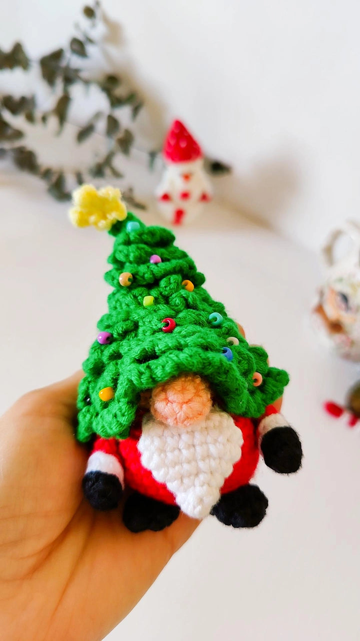 Gnome Claus Crochet Pattern