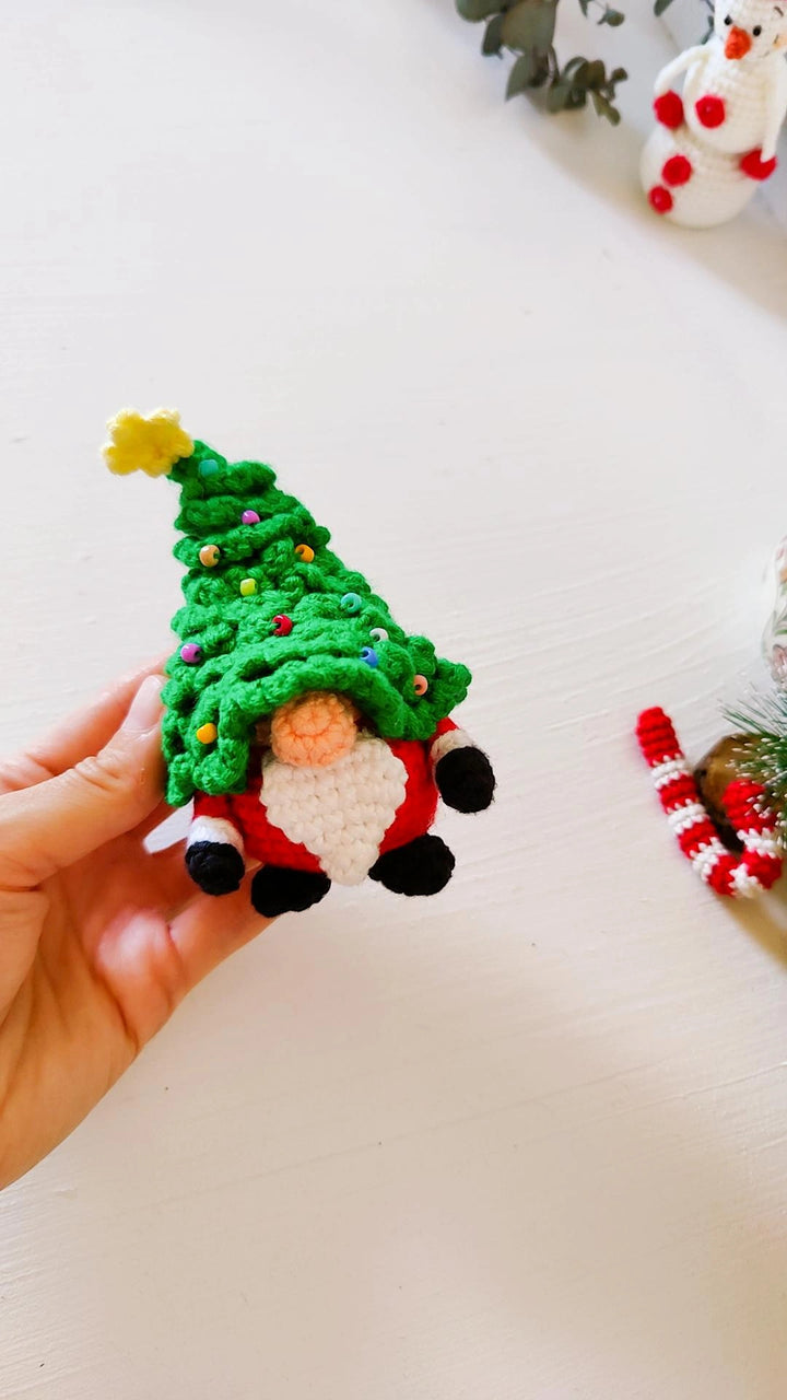 Gnome Claus Crochet Pattern