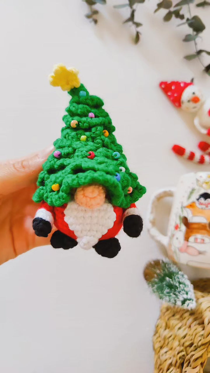 Gnome Claus Crochet Pattern