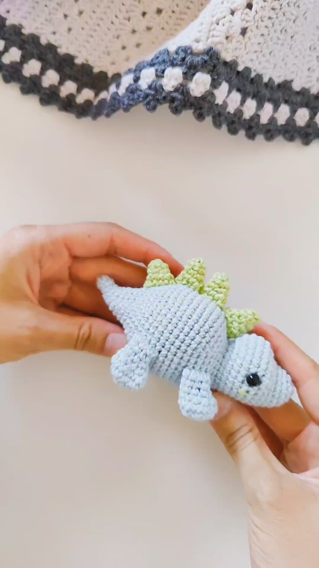 Stegosaurus Crochet Pattern & Matching Card: "Pregosaurus"